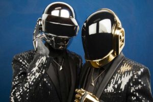 El legado de Daft Punk:  la banda que baso su exito en el futuro de las maquinas hasta que el futuro les alcanzo , se separaron en 2021 ¿por que?.